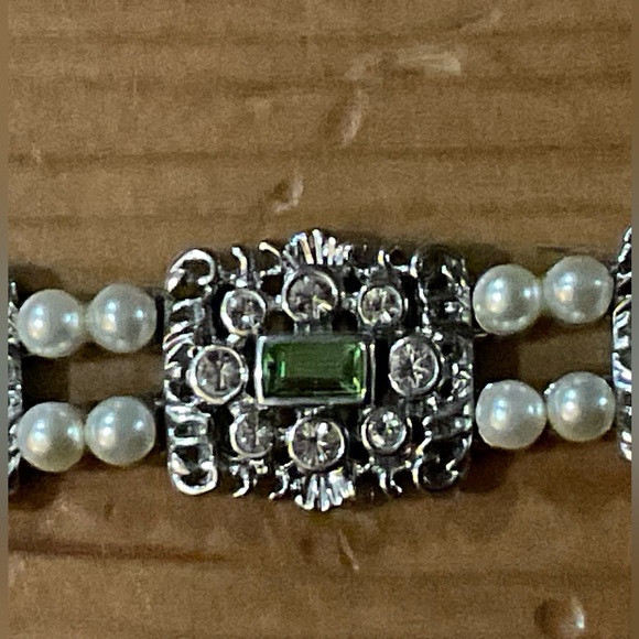 Camrose and Kross: J.B.K faux pearls silver tone square multi stones bracelet. - Picture 7 of 11